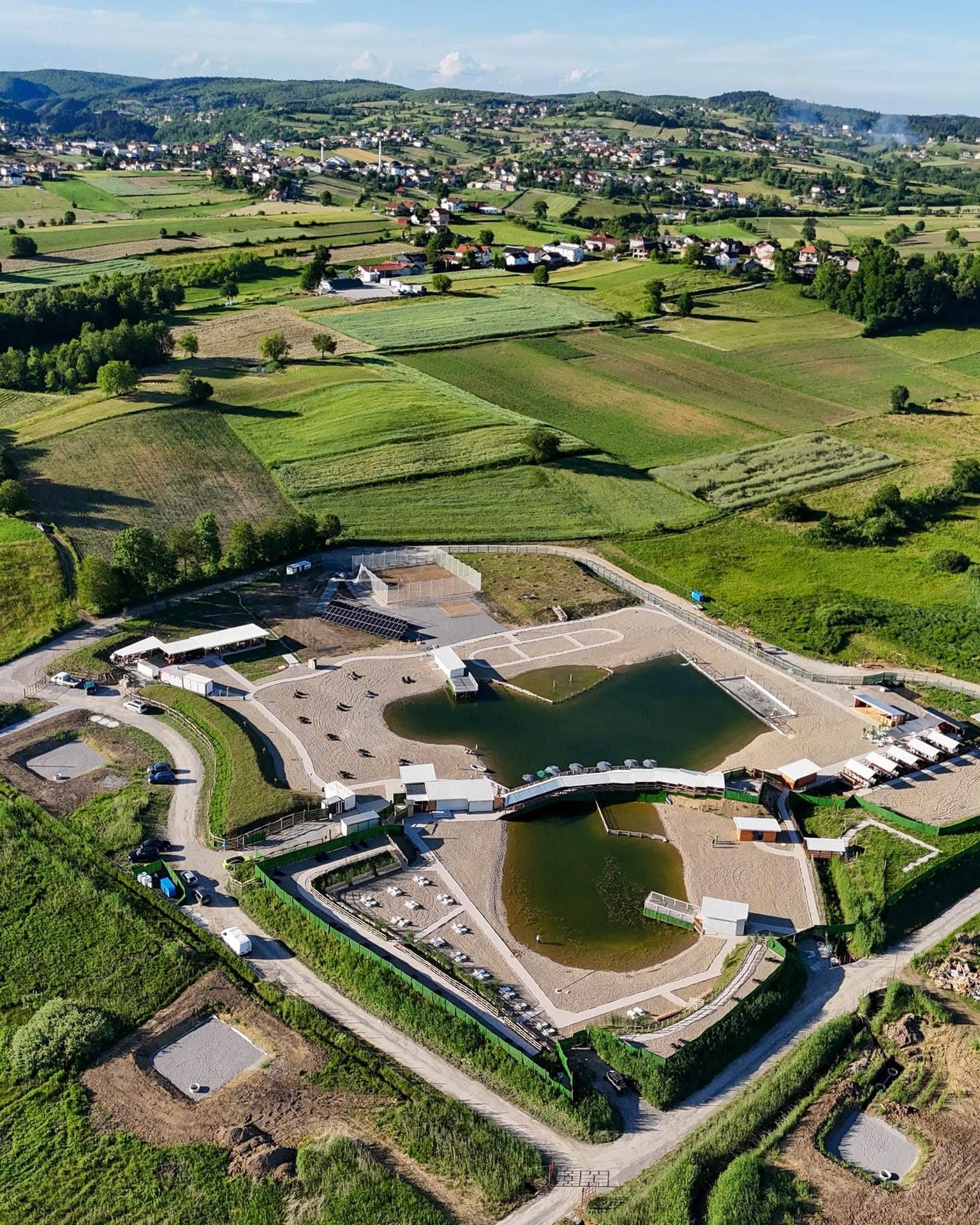 Zračni pogled na kompleks Oaze